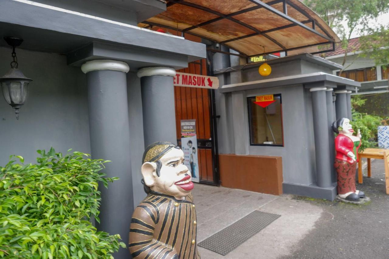Reddoorz Resort @ Tawangmangu Bagian luar foto