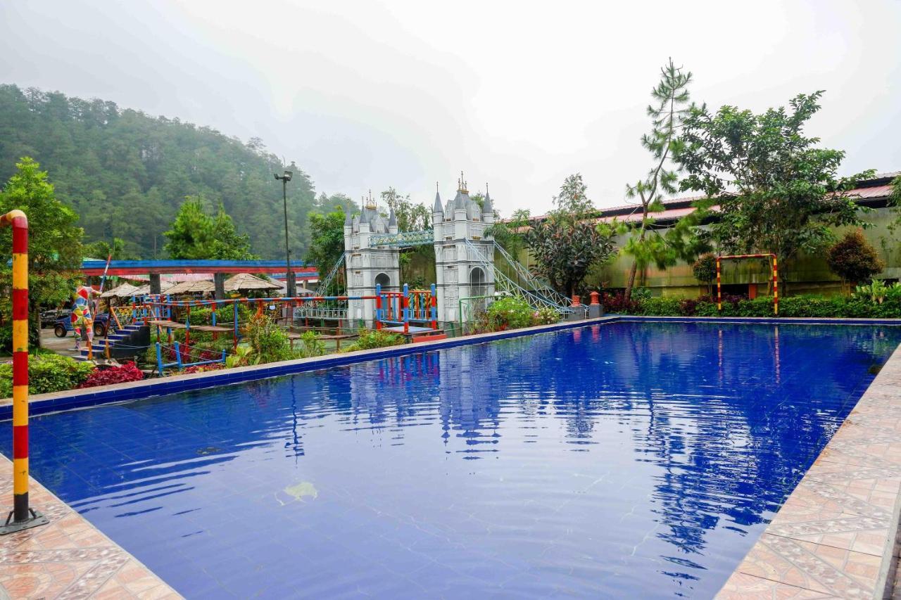 Reddoorz Resort @ Tawangmangu Bagian luar foto