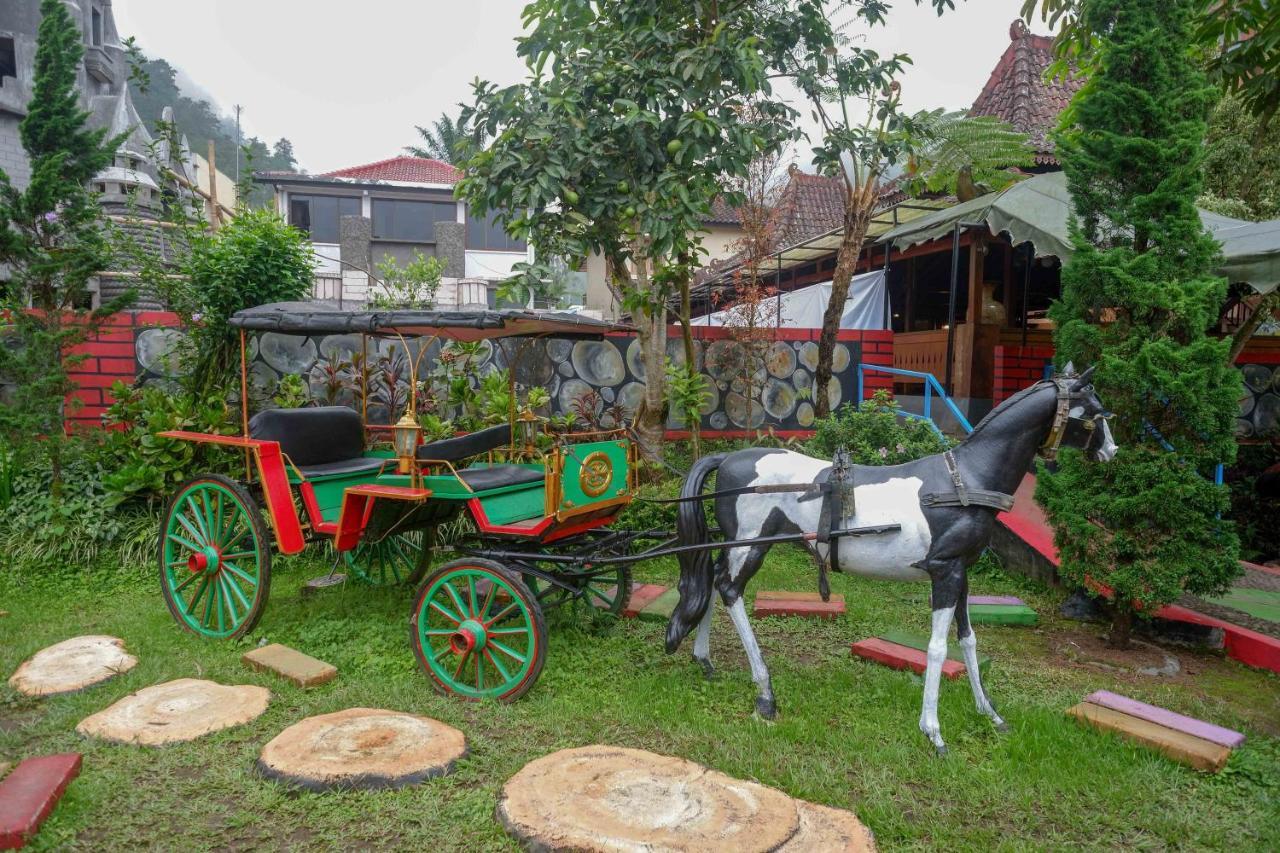 Reddoorz Resort @ Tawangmangu Bagian luar foto
