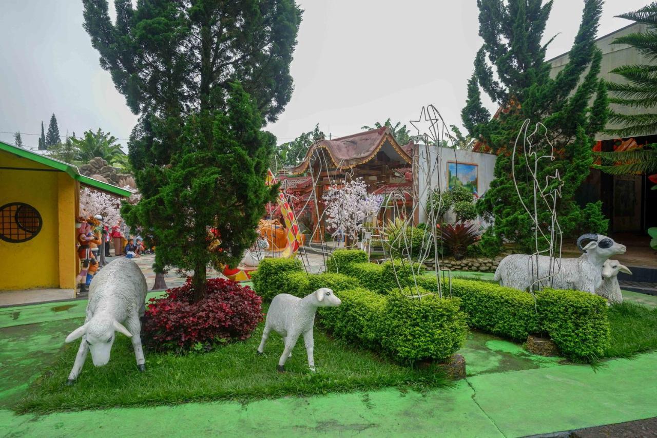 Reddoorz Resort @ Tawangmangu Bagian luar foto