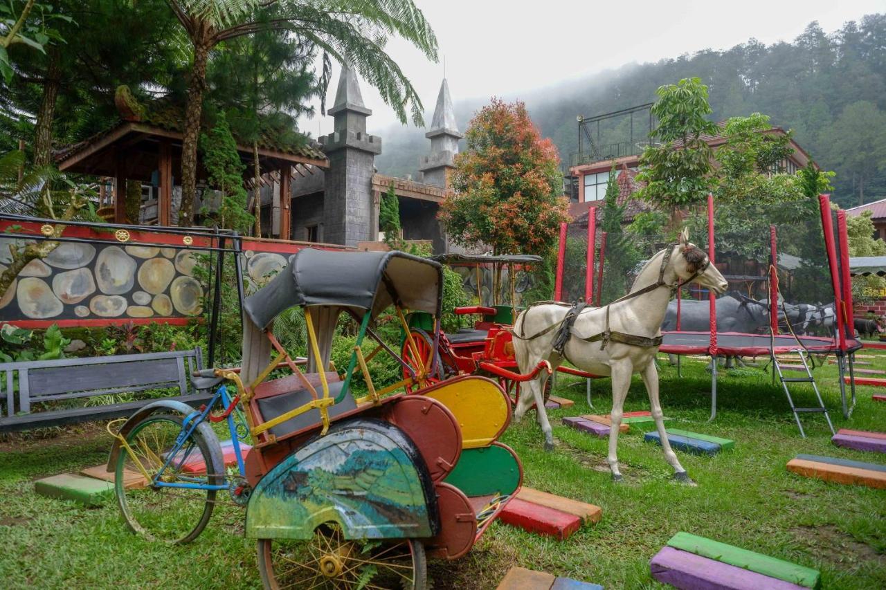 Reddoorz Resort @ Tawangmangu Bagian luar foto