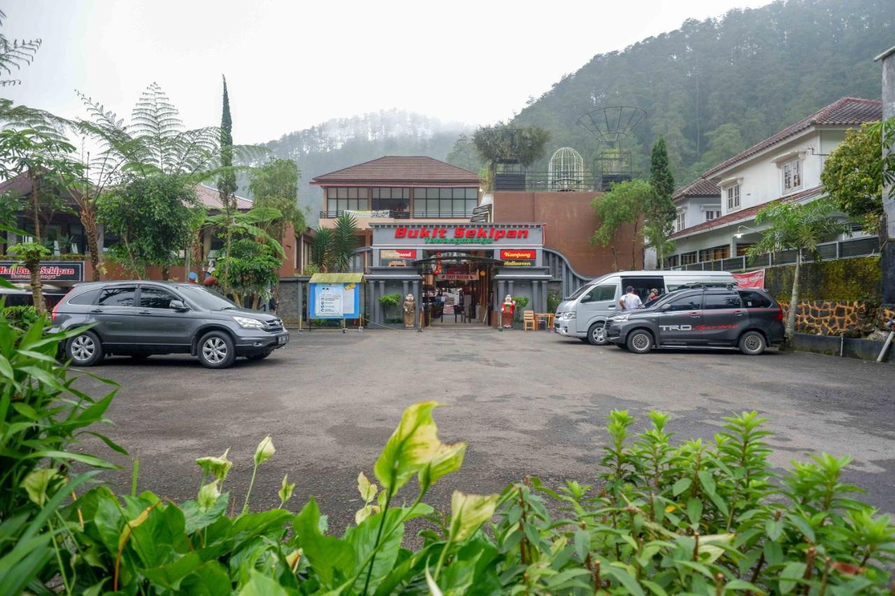 Reddoorz Resort @ Tawangmangu Bagian luar foto